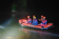 Pencarian bocah tenggelam di kali Ciliwung 
(Dok. Ist)