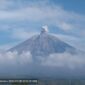 Gambar gunung Semeru yang kembali erupsi sejak dini hari (Dok. Ist)