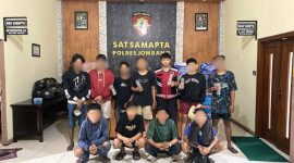 Pemuda yang diciduk polisi saat melakukan pesta miras (Dok. Ist)