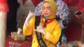 Mayoret Jilbab Viral dengan Gunakan Rok Mini Tuai Cibiran