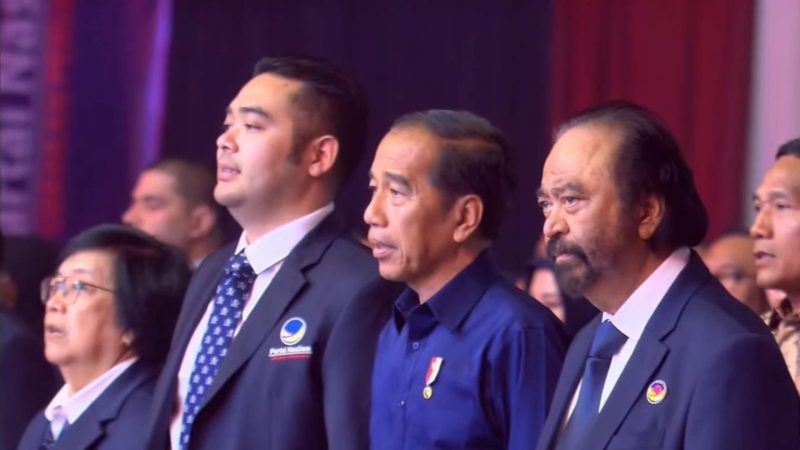 Presiden Jokowi saat bersama dengan petinggi partai NasDem (Dok. Ist)