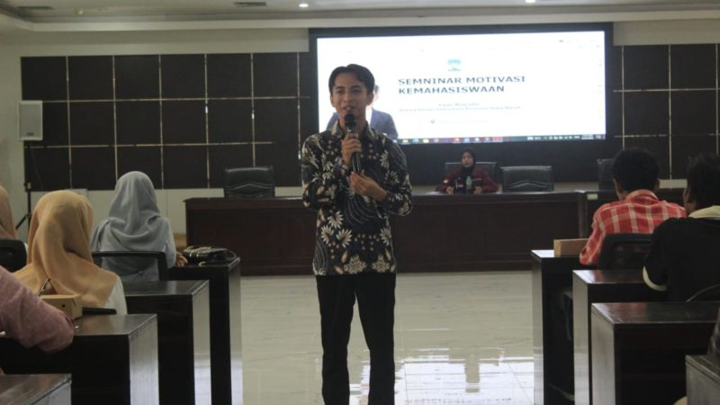 Pemateri  seminar motivasi kemahasiswaan yang diselenggarakan UIN Banten 
(Dok. Ist)