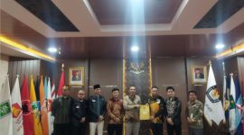 KPU Jakarta serahkan berkas ke Dharma Kun
(Dok. Ist)