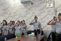 Jajaran Lapas Pematangsiantar mengikuti kegiatan Apel Pagi perdana bersama Menteri Hukum dan Hak Asasi Manusia (Menkumham)

(Dok. Ist)