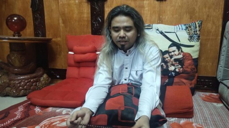 Gus Samsudin saat ditemui awak media di kediamannya (Dok. Ist)