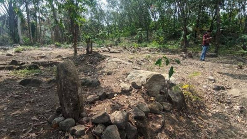 Penampakan makam keramat palsu yang dibongkar warga (Dok. Ist)