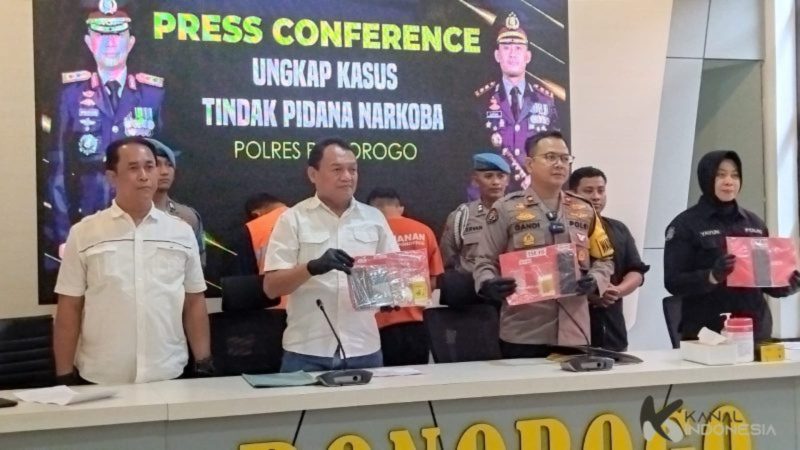 Konferensi pers penangkapan kurir narkoba (Dok. Ist)