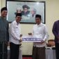 Kemenag saat memberikan bantuan kepada Ponpes Lirboyo (Dok. Ist)