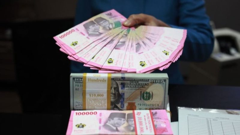 Nilai Tukar Rupiah Turun Terhadap Dolar AS (Dok.ist)