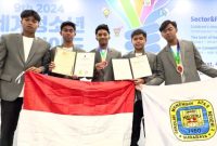 Siswa SMA 2 Surabaya yang berhasil peroleh medali emas (Dok. Ist)