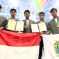 Siswa SMA 2 Surabaya yang berhasil peroleh medali emas (Dok. Ist)