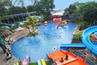 Keseruan liburan di Kolam Renang Oasis Siliwangi (Dok. Ist)