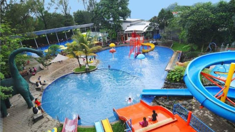 Keseruan liburan di Kolam Renang Oasis Siliwangi (Dok. Ist)