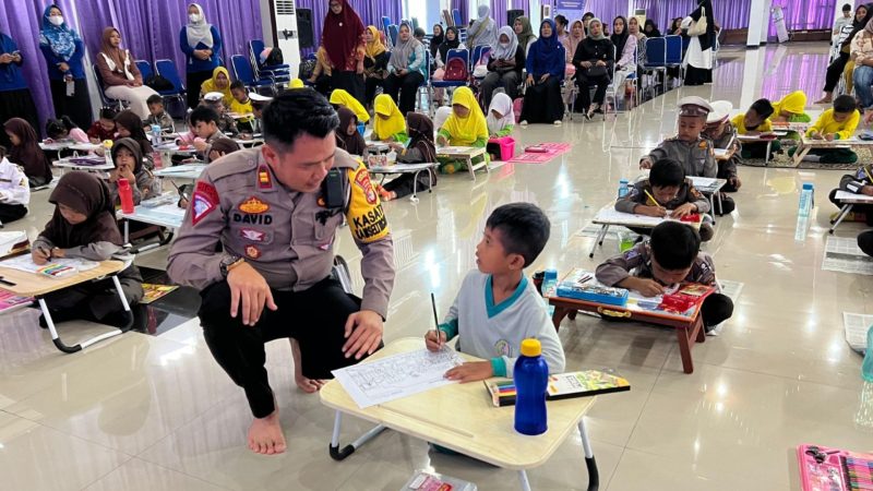 Polres Pringsewu ajak anak TK kenali lalu lintas
(Dok. Ist)