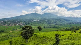 Wisata Alam Murah Meriah: Bukit Keroncong Cicalengka, Cocok untuk Liburan Bareng Pasangan