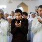 Contoh umat muslim yang tengah membaca doa qunut (Dok. Ist)