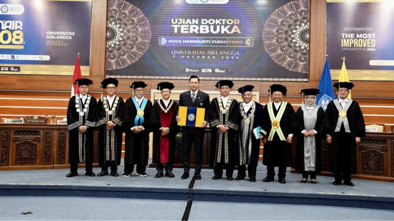 Momen Agus Harimurti Yudhoyono saat mendapatkan gelar Doktor (Dok. Ist)