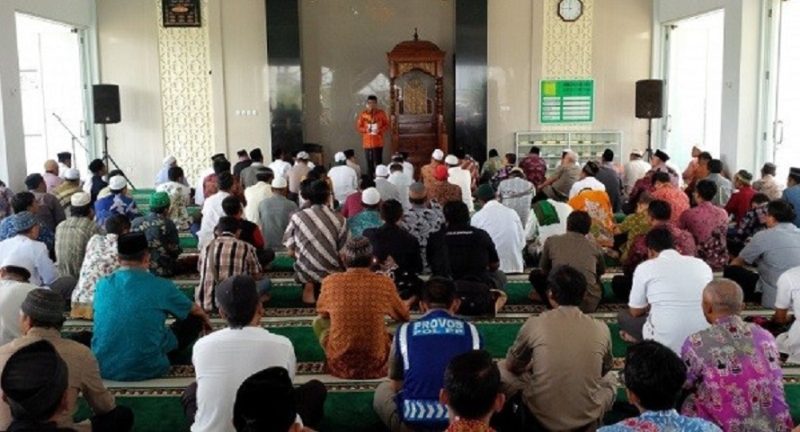 Apakah Boleh Sholat Dzuhur Sebelum Sholat Jumat Selesai?