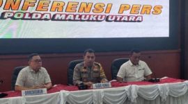 Konferensi per Polda Maluku Utara terkait kasus terbakarnya speedboat Benny (Dok. Ist)