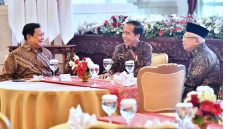 Momen Presiden Jokowi saat bertemu dengan jajaran menteri (Dok. Ist)