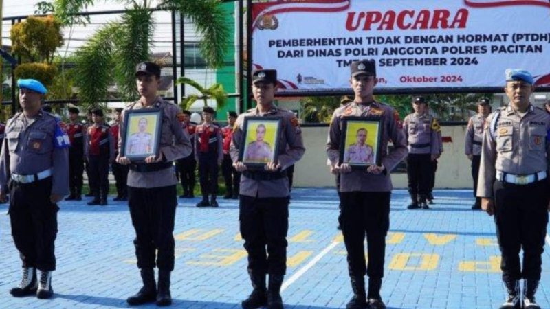 Polres Pacitan Pecat 3 Anggota dalam Upacara PTDH (Dok. Ist)