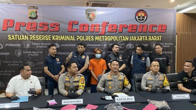 Konferensi press pencabulan oleh tukang rosok
(Dok. Ist)