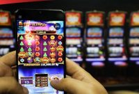 Fenomena Slot Online di Kalangan Remaja: Pendekatan Sosiologi Hukum untuk Pemecahan Masalah
