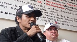 Vadel Badjideh saat bersama dengan pengacaranya, Razman (Dok. Ist)