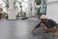 Pekerja yang memperbaiki Istana Kepresidenan Jakarta (Dok. Ist)