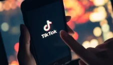 Apa keuntungan memiliki banyak pengikut di TikTok? Dari monetisasi hingga personal branding, temukan berbagai manfaat yang bisa Anda dapatkan di sini!