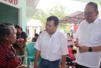 Panitia Natal saat mengunjungi korban erupsi Gunung Lewotobi Laki-laki (Dok. Ist)