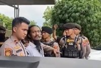 Eks kepala desa Gresik Diamankan kepolisian 
(Dok. Ist)