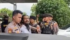 Eks kepala desa Gresik Diamankan kepolisian 
(Dok. Ist)