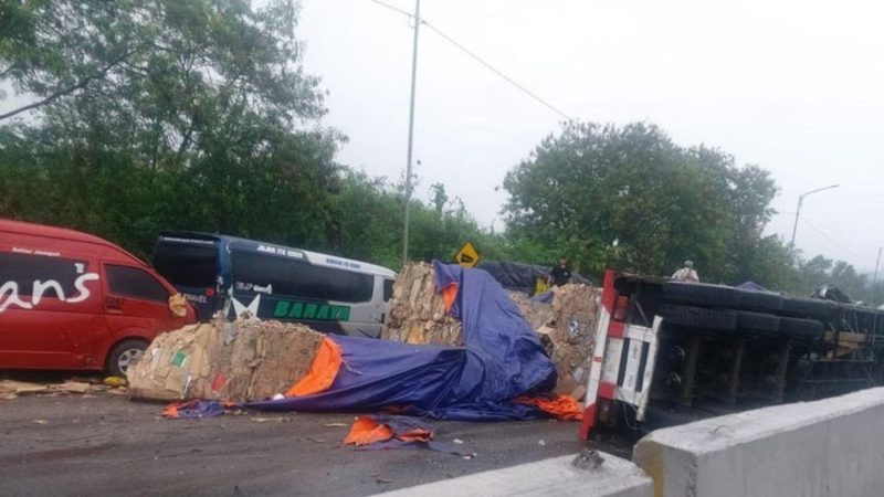 Kecelakaan beruntun yang terjadi di Tol Cipularang KM 92 (Dok. Ist)