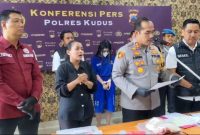 Mahasiswi asal Kudus saat diamankan pihak kepolisian 
(Dok. Ist)