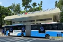 Artikel ini membahas permasalahan yang dialami konsumen Transjakarta dan strategi yang dapat diambil perusahaan untuk merespon kekecewaan pelanggan