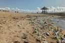 Cara Mengatasi Sampah di Pantai