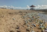 Cara Mengatasi Sampah di Pantai