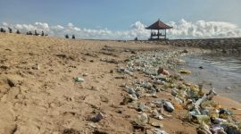 Cara Mengatasi Sampah di Pantai