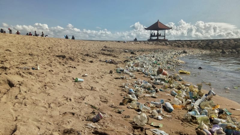 Cara Mengatasi Sampah di Pantai