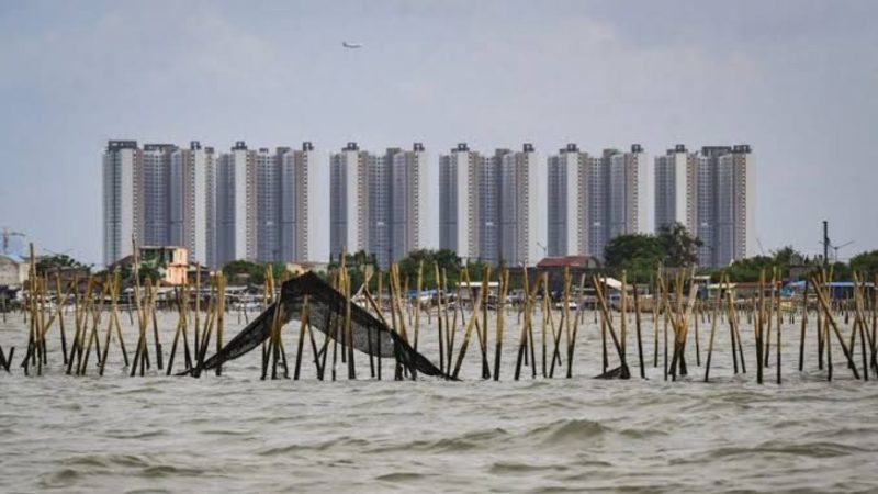 Pagar yang melintas di laut (Dok. Ist)