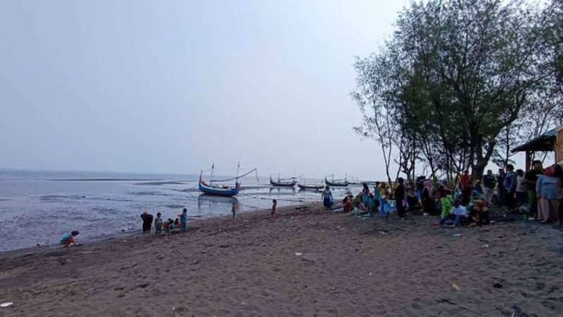 Pesona Pantai Karang Anom Probolinggo (Dok. Ist)