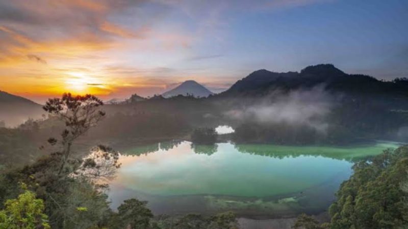 Telaga Warna Dieng  (Dok. Ist)