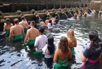 Ritual Melukat di Pura Tirta Empul (Dok. Ist)