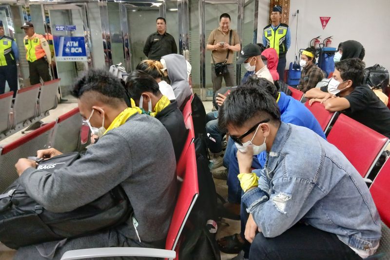 Kemlu Berhasil Pulangkan 400 WNI Korban Penipuan Daring dari Myanmar