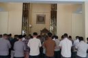 Polres Gresik Gelar Salat Gaib (Dok. Ist)