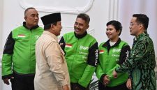 Presiden Prabowo saat menemui pengemudi Ojek Online (Dok. Ist)